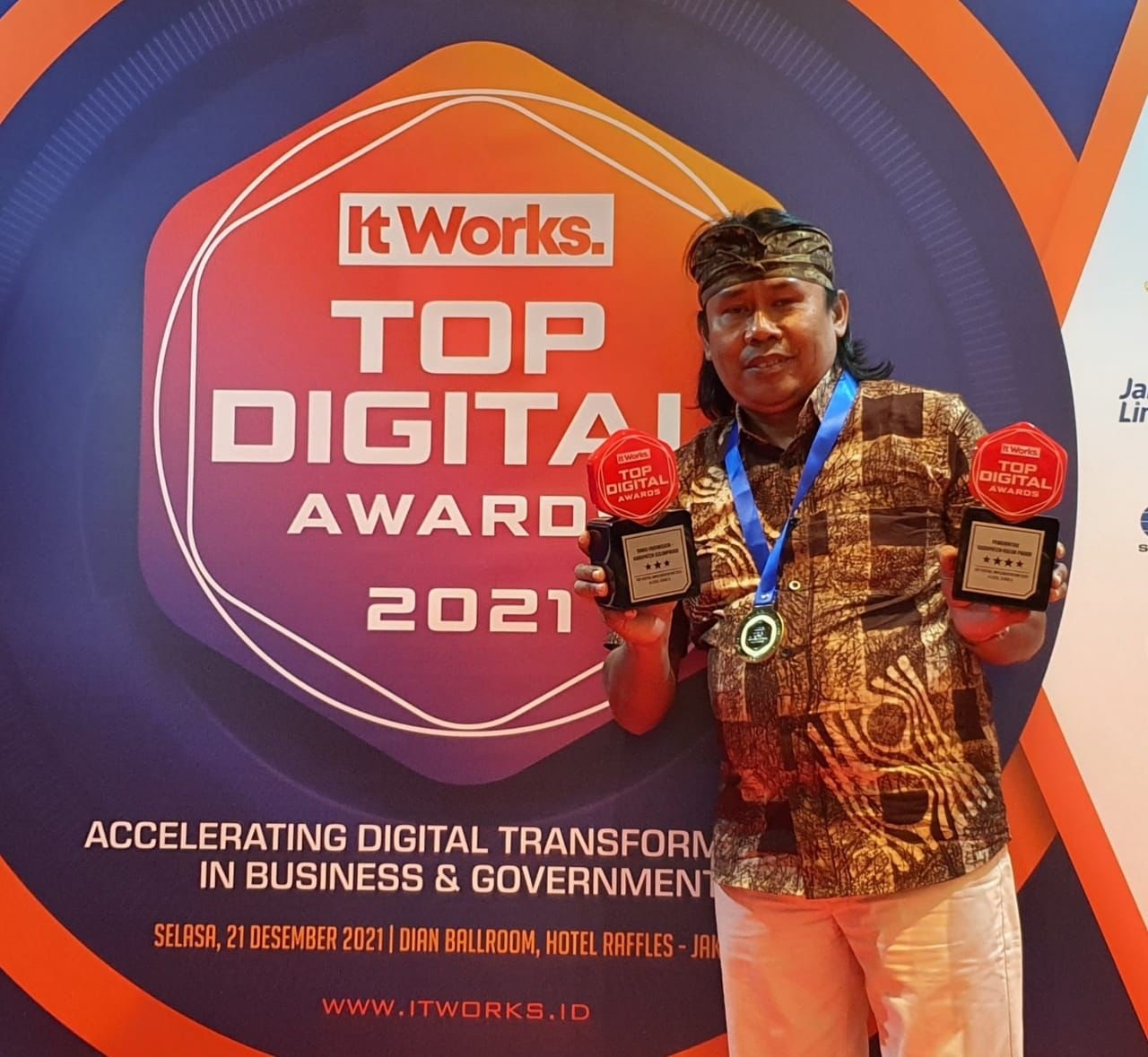 Pemerintah Kabupaten dan Dinas Pariwisata Kulon Progo Raih Penghargaan Top DIgital Awards 2021