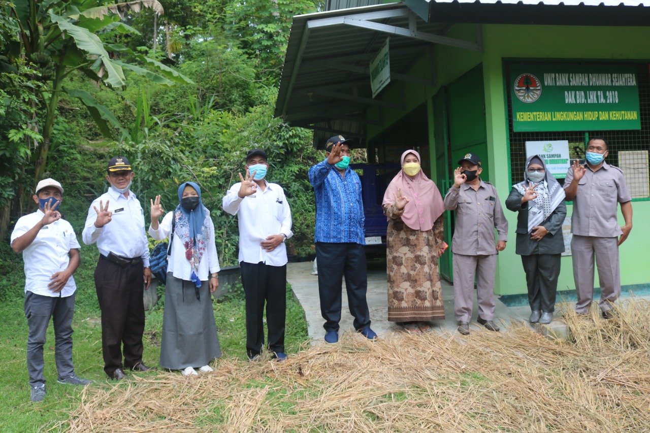 Pimpinan dan Anggota DPRD Kulon Progo Blusukan ke Bank Sampah, Jaring Aspirasi