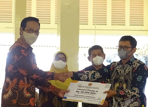Posyandu Kenanga Kroco Raih Juara Pakarti Utama III dari Sri Sultan Hemengkubuwono Ke X