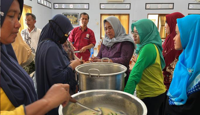 Tim Pkm Dosen UNY Selenggarakan Pelatihan dan Pengolahan Biofarmaka kepada KWT di Sendangsari
